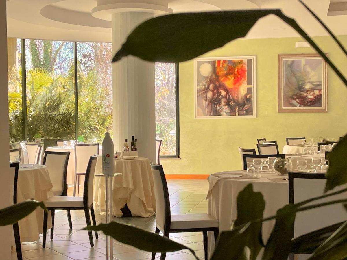 סולמונה Hotel Santacroce Meeting מראה חיצוני תמונה
