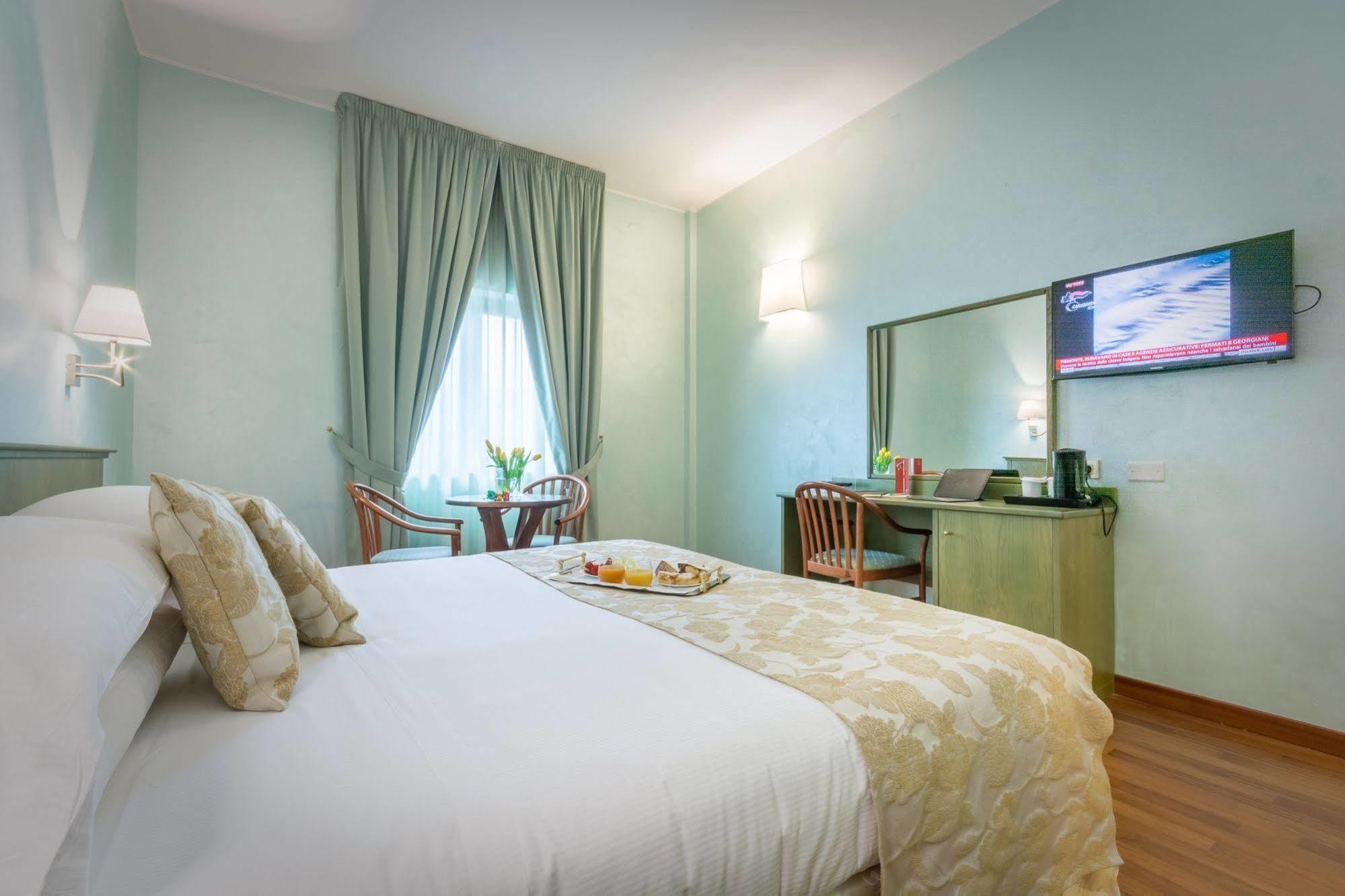 סולמונה Hotel Santacroce Meeting מראה חיצוני תמונה