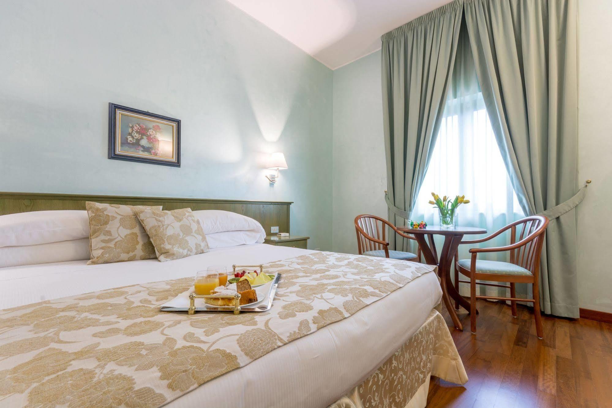 סולמונה Hotel Santacroce Meeting מראה חיצוני תמונה